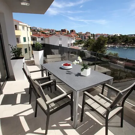 Apartments Villa Aquamarie Trogir Extérieur photo
