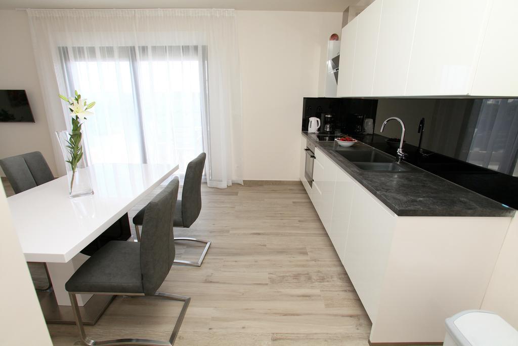 Aquamarie Apartment