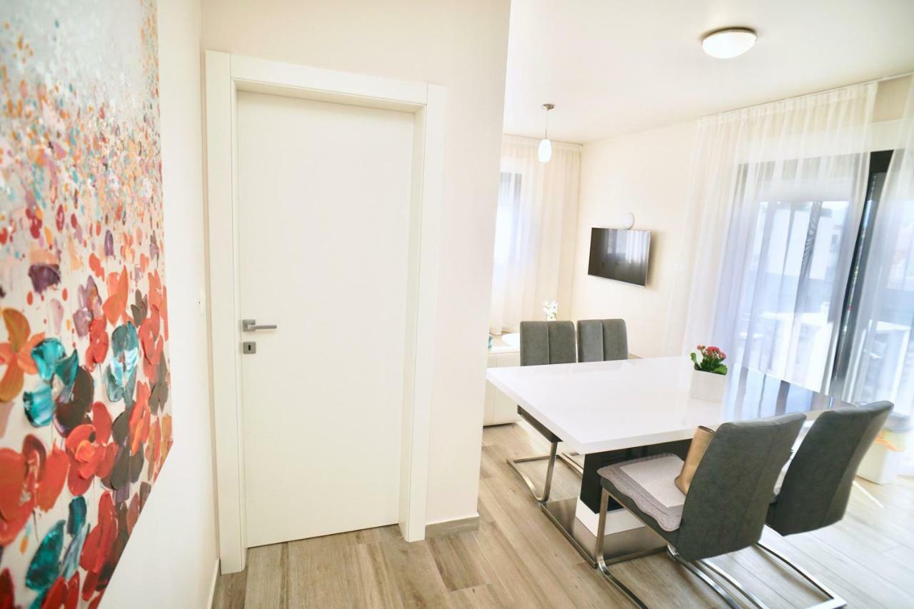 Aquamarie Apartment